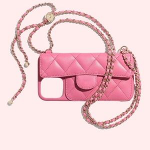 Black quilted Phone Case 13pro on chain